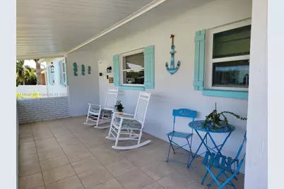 818 Lake McGregor Dr, Fort Myers, FL 33919 - Photo 3