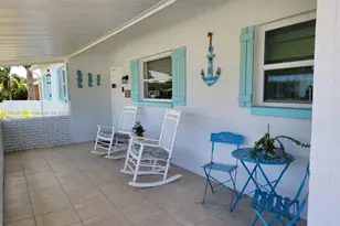 818 Lake McGregor Dr, Fort Myers, FL 33919 - Photo 3