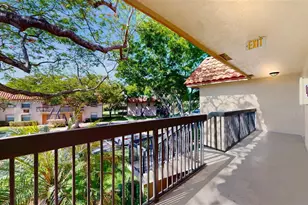 15805 W Waterside Cir, Sunrise, FL 33326 - Photo 5