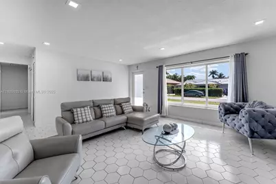 2023 SW 99th Ave, Miami, FL 33165 - Photo 5