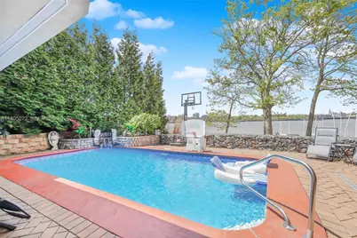 30 Aviva Ct, New York, NY 10307 - Photo 59