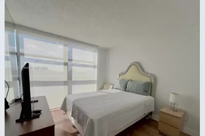 1000 W Island Blvd #2412, Aventura, FL 33160 - Photo 27