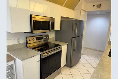 1000 W Island Blvd #2412, Aventura, FL 33160 - Photo 13