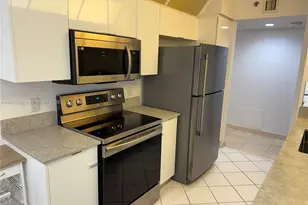 1000 W Island Blvd, Aventura, FL 33160 - Photo 13