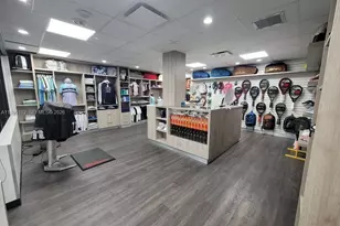 1000 W Island Blvd, Aventura, FL 33160 - Photo 37