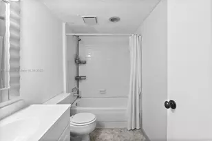 10772 La Placida Dr, Coral Springs, FL 33065 - Photo 9