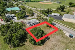 933 Veronica Shoemaker, Fort Myers, FL 33916 - Photo 1