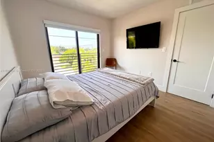 8753 SW 34th St, Miami, FL 33165 - Photo 11