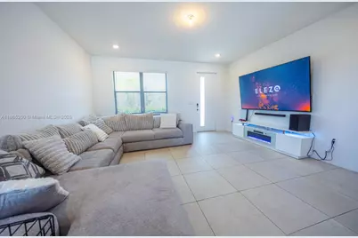 715 SE 17th Ave, Homestead, FL 33033 - Photo 13