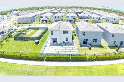 715 SE 17th Ave, Homestead, FL 33033 - Photo 5