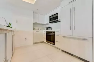 1800 N Bayshore Dr, Miami, FL 33132 - Photo 9
