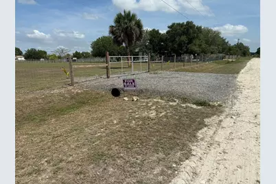 560 N Granja St, Clewiston, FL 33440 - Photo 1