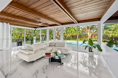 1025 Washington St, Hollywood, FL 33019 - Photo 3