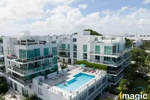 720 NE 62nd St, Miami, FL 33138 - Photo 1