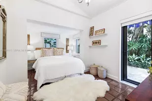 56 S Hibiscus Dr, Miami Beach, FL 33139 - Photo 25
