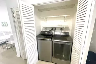 805 NW 108th Terrace, Pembroke Pines, FL 33026 - Photo 15