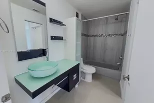 805 NW 108th Terrace, Pembroke Pines, FL 33026 - Photo 17