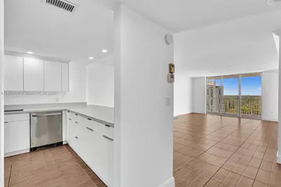 2801 NE 183rd St #1703W, Aventura, FL 33160 - Photo 3