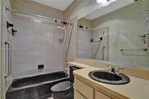 65 NE 152nd St, Miami, FL 33162 - Photo 43