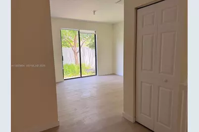 10966 W 33rd Way, Hialeah, FL 33018 - Photo 25