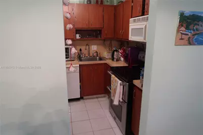 700 Layne Blvd #112, Hallandale Beach, FL 33009 - Photo 5