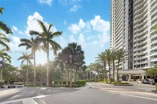 21205 Yacht Club Dr, Aventura, FL 33180 - Photo 29