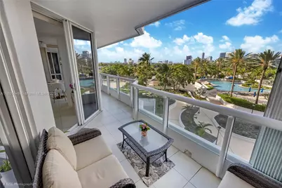 21205 Yacht Club Dr #701, Aventura, FL 33180 - Photo 19