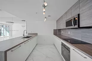 400 Sunny Isles Blvd, Sunny Isles Beach, FL 33160 - Photo 21