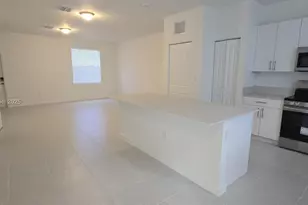 102 SE 11 Ct, Florida City, FL 33034 - Photo 7