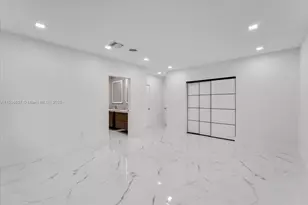 112 E 1st Ct, Miami Beach, FL 33139 - Photo 9