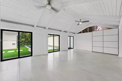 112 E 1st Ct, Miami Beach, FL 33139 - Photo 21