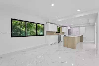 112 E 1st Ct, Miami Beach, FL 33139 - Photo 5