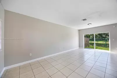 1880 SE 3rd Dr, Homestead, FL 33033 - Photo 9