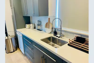 338 Roosevelt St, Hollywood, FL 33019 - Photo 5