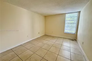 8810 Fontainebleau Blvd, Miami, FL 33172 - Photo 27