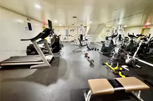 8810 Fontainebleau Blvd, Miami, FL 33172 - Photo 47