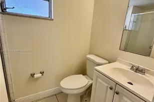 8810 Fontainebleau Blvd, Miami, FL 33172 - Photo 29
