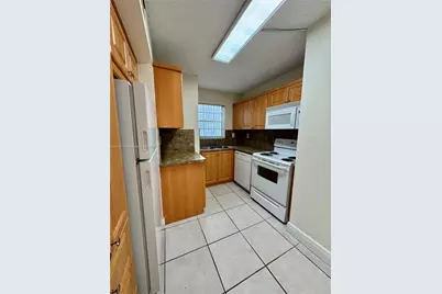 8810 Fontainebleau Blvd #318, Miami, FL 33172 - Photo 23