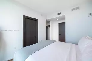 398 NE 5th St, Miami, FL 33132 - Photo 15