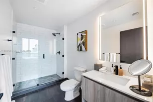 398 NE 5th St, Miami, FL 33132 - Photo 9