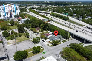 301 NW 37th St, Miami, FL 33127 - Photo 3