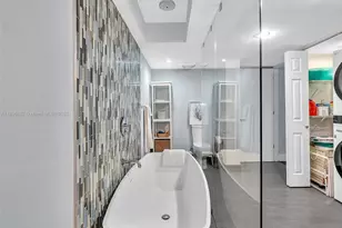 6423 Collins Ave, Miami Beach, FL 33141 - Photo 43