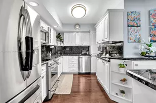 6423 Collins Ave, Miami Beach, FL 33141 - Photo 13