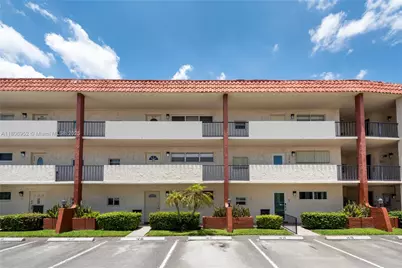 9823 S Hollybrook Lake Dr #105, Pembroke Pines, FL 33025 - Photo 1