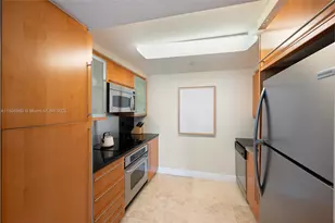 6365 Collins Ave, Miami Beach, FL 33141 - Photo 17