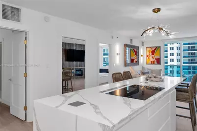 2301 Collins Ave #1019, Miami Beach, FL 33139 - Photo 11