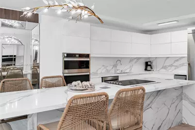 2301 Collins Ave #1019, Miami Beach, FL 33139 - Photo 5