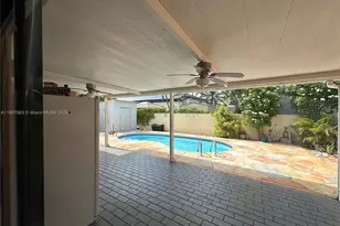 10075 NW 129th Terrace, Hialeah Gardens, FL 33018 - Photo 11