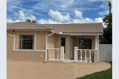 10075 NW 129th Ter, Hialeah Gardens, FL 33018 - Photo 3