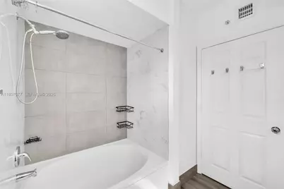 17150 N Bay Rd #2814, Sunny Isles Beach, FL 33160 - Photo 23